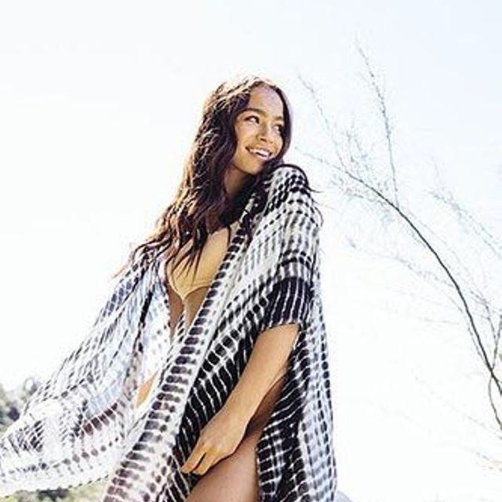 Michael Stars Ruana/Scarf/Sarong in Black Tye Dye